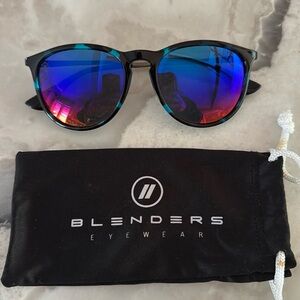 Blenders Sunglasses Daisy Round